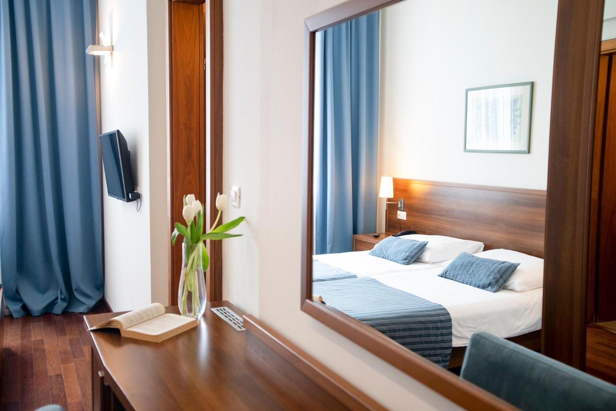Aminess Vival Velaris Resort ซูเปตาร์ ภายนอก รูปภาพ