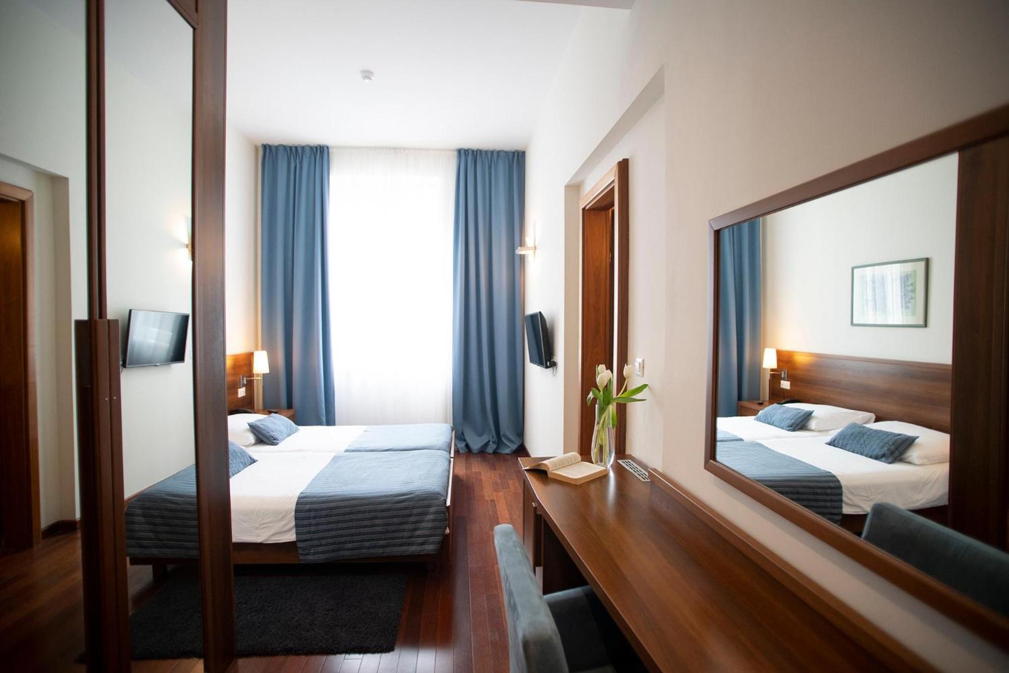 Aminess Vival Velaris Resort ซูเปตาร์ ภายนอก รูปภาพ