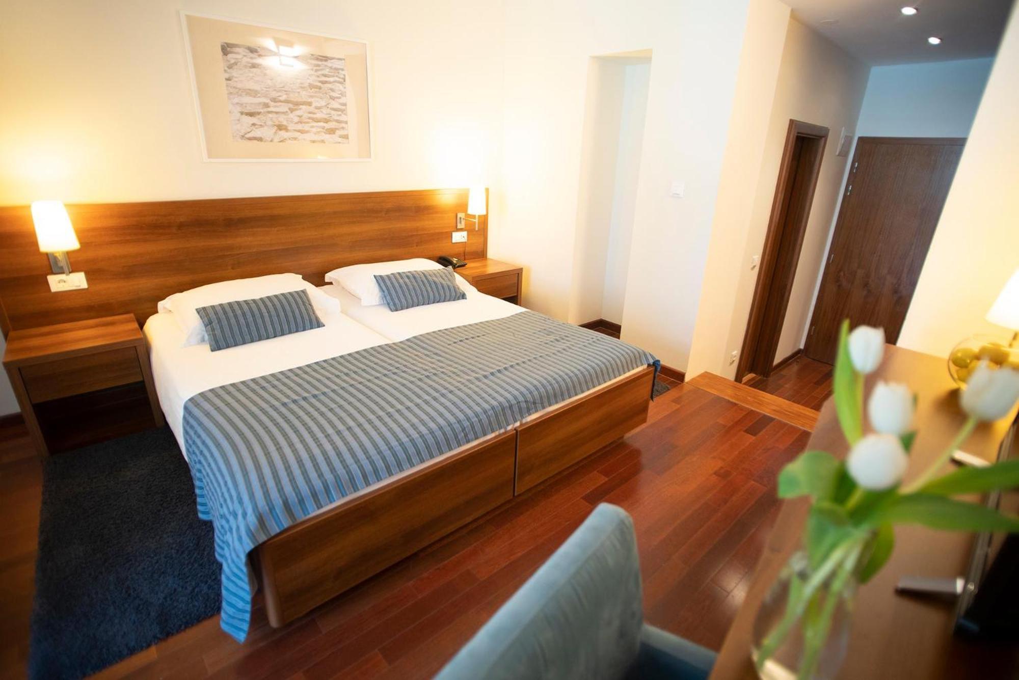 Aminess Vival Velaris Resort ซูเปตาร์ ภายนอก รูปภาพ