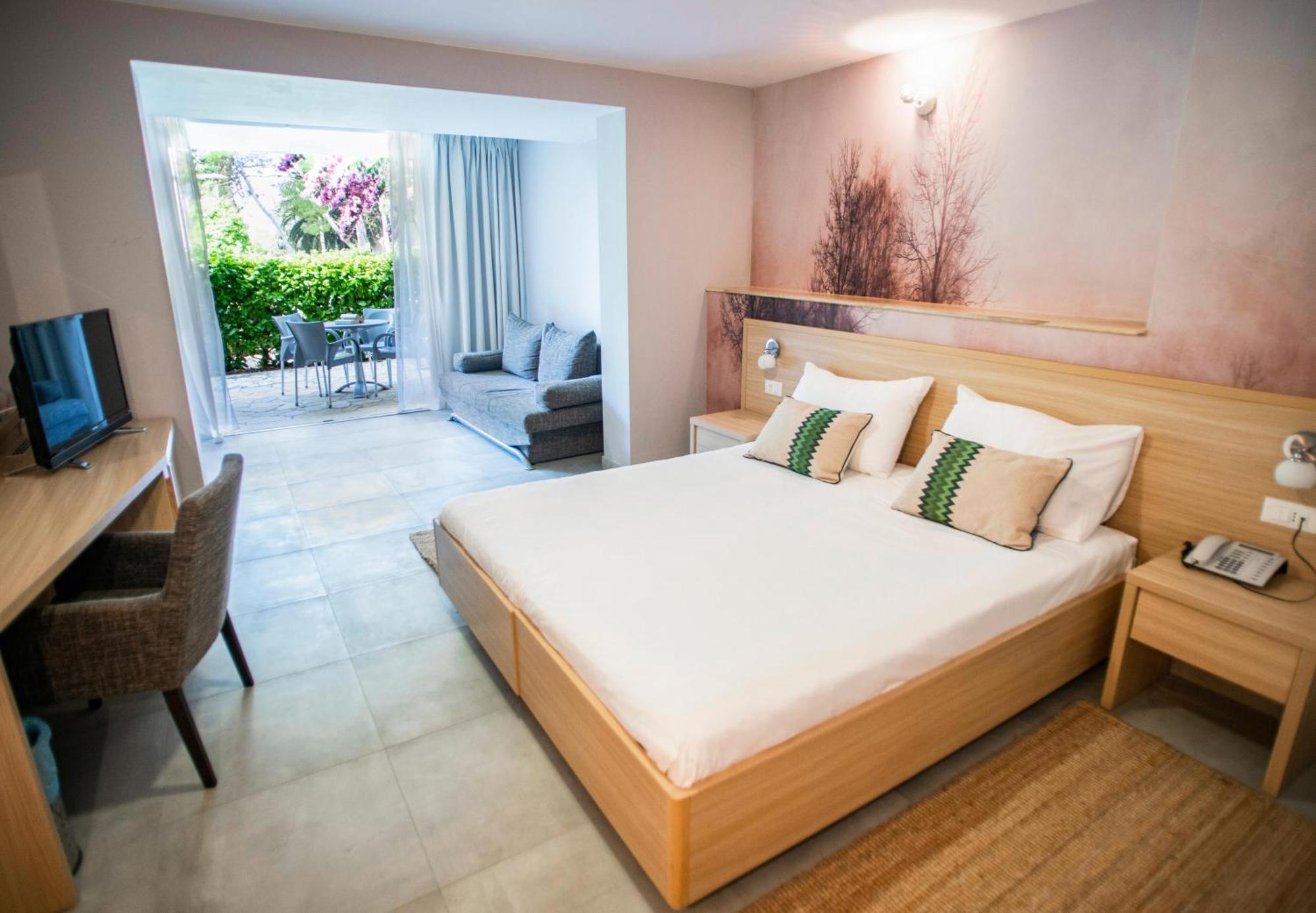 Aminess Vival Velaris Resort ซูเปตาร์ ภายนอก รูปภาพ