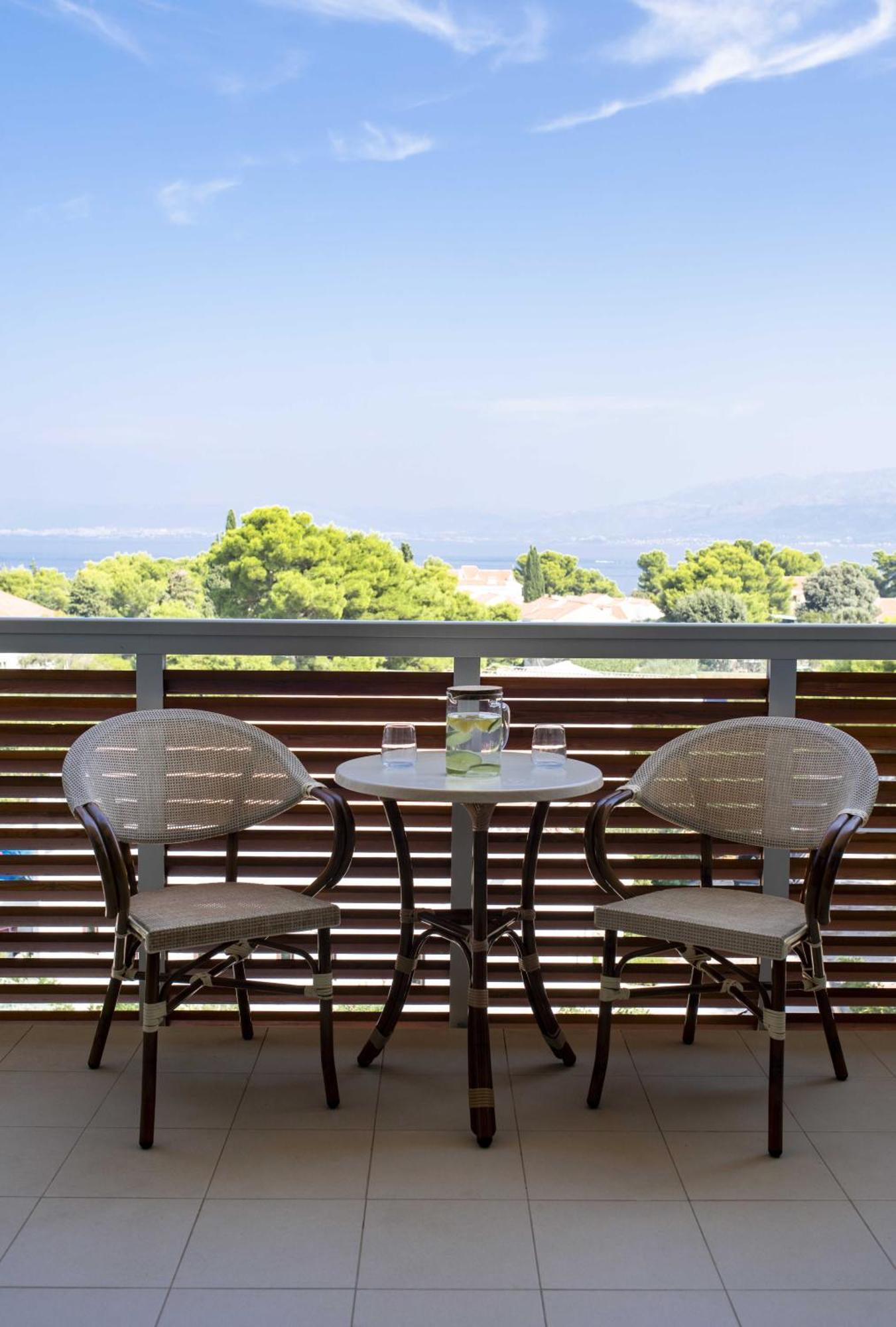 Aminess Vival Velaris Resort ซูเปตาร์ ภายนอก รูปภาพ